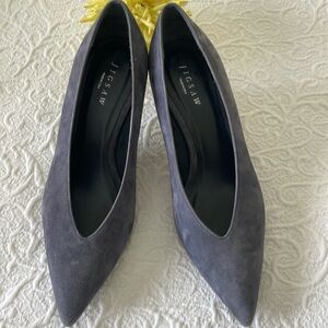 GREY SUEDE PUMPS MADE IN ITALY SIZE 7 EXCELLENT CONDITION!